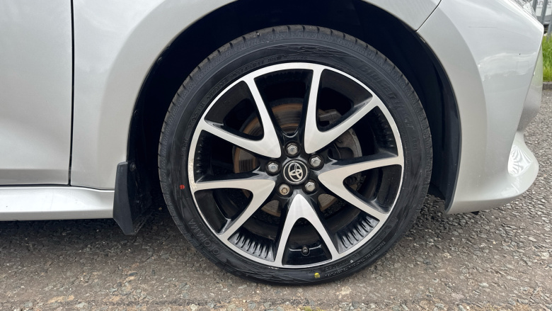 Toyota Yaris 1.5 Hybrid Dynamic 5dr CVT Hybrid Hatchback